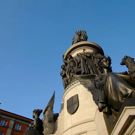 Gardiner Place Aparthotel