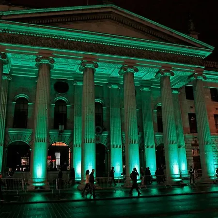 Gardiner Place Aparthotel